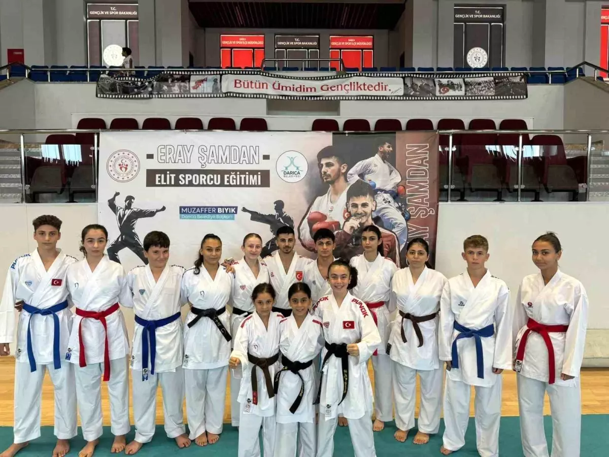 Manisa Büyükşehir Belediyespor Karate Takımı Eğitim Seminerine Katıldı