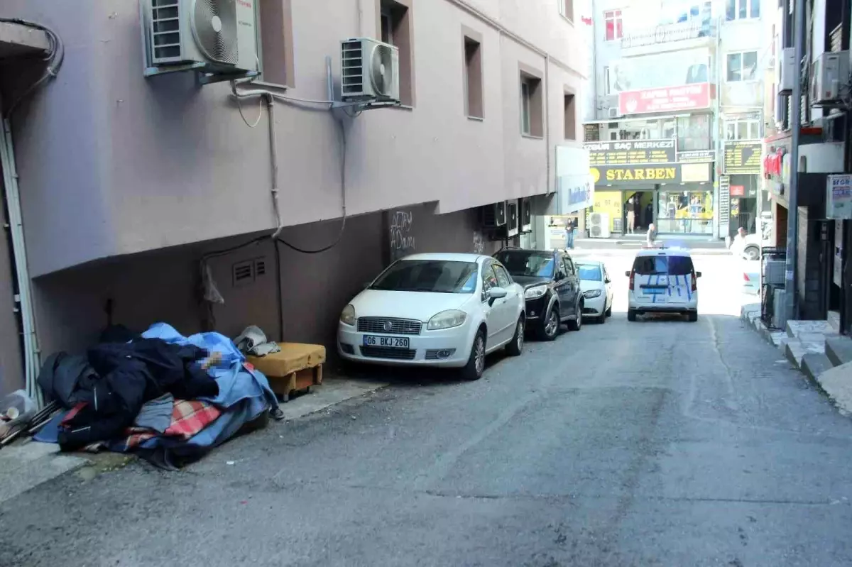 İzmir’de Sokakta Yaşayan Engelli Adamın Ölümü Üzerine Belediyesi Açıklama Yaptı